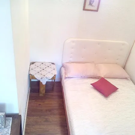 Collins Apartment *