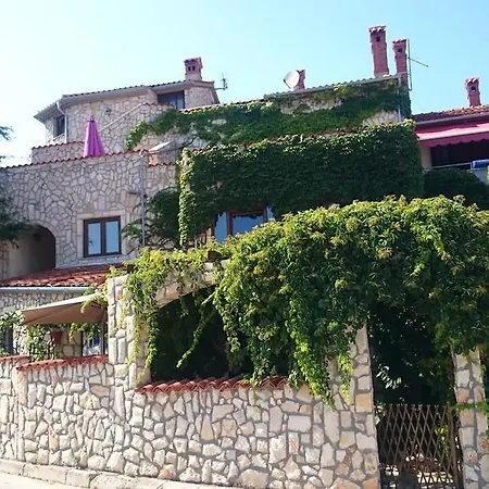 Apartamento Collins Pula