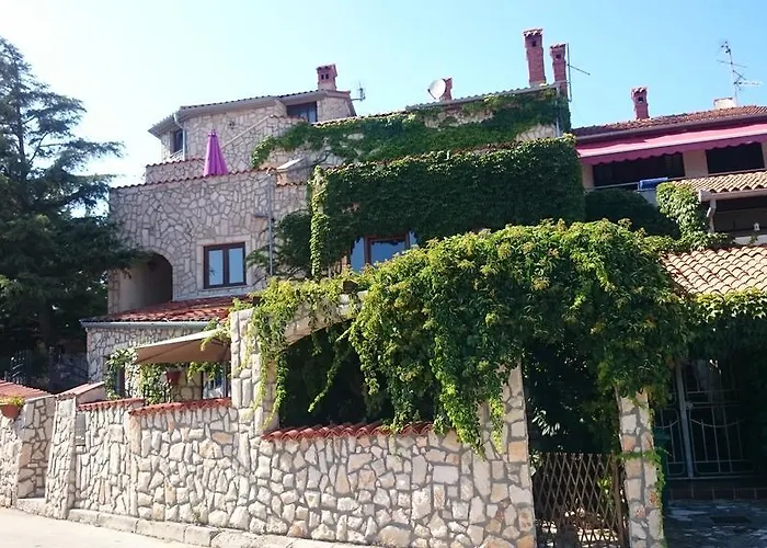 Apartamento Collins Pula